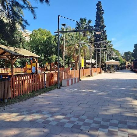 Appartamento Δίπλα Στο Πάρκο Kalamata Esterno foto
